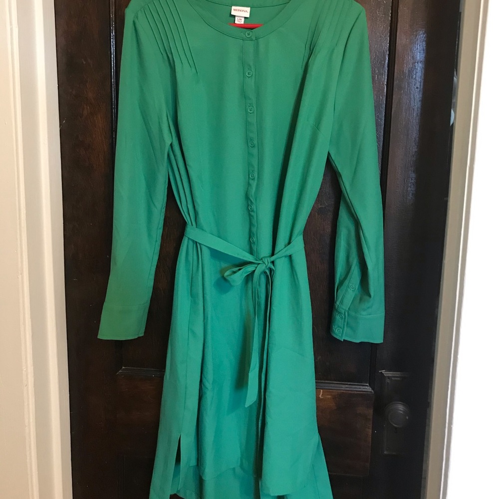 Kelly green tie waist dress